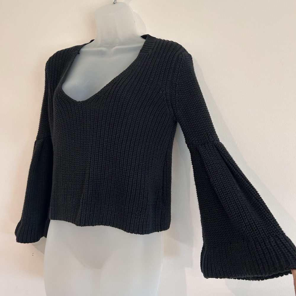 Free People Black Knit Sweater Sz XS Flare Sleeve Gothic Dark Romantic V Neck - Picture 2 of 11